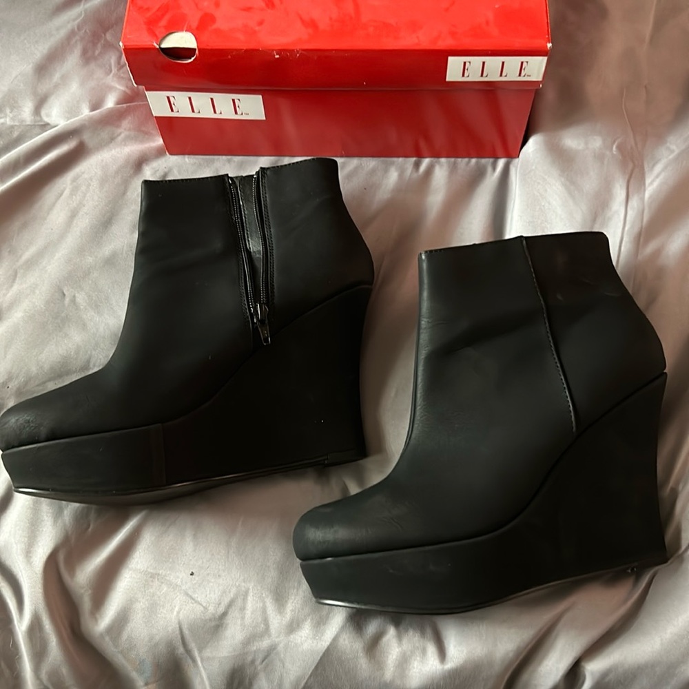 Elle wedge ankle boots with inside zippers